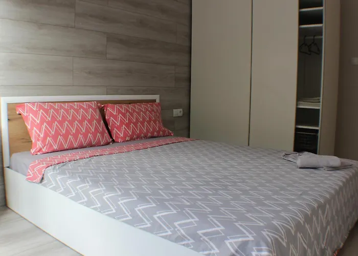 Beautiful Free Parking Garage Φιλιππούπολη