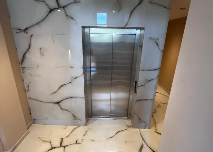 Beautiful Free Parking Garage Διαμέρισμα *