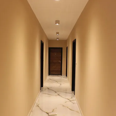 Daire Beautiful Free Parking Garage *