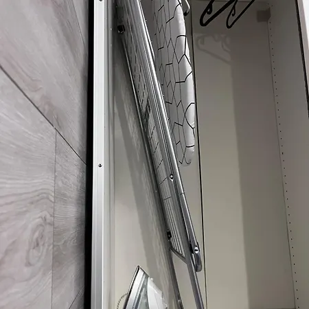 Beautiful Free Parking Garage شقة *