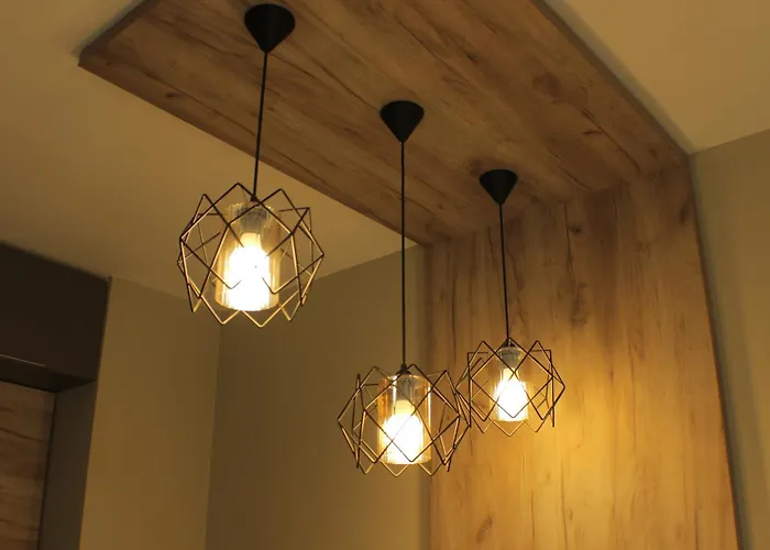 Beautiful Free Parking Garage Apartman